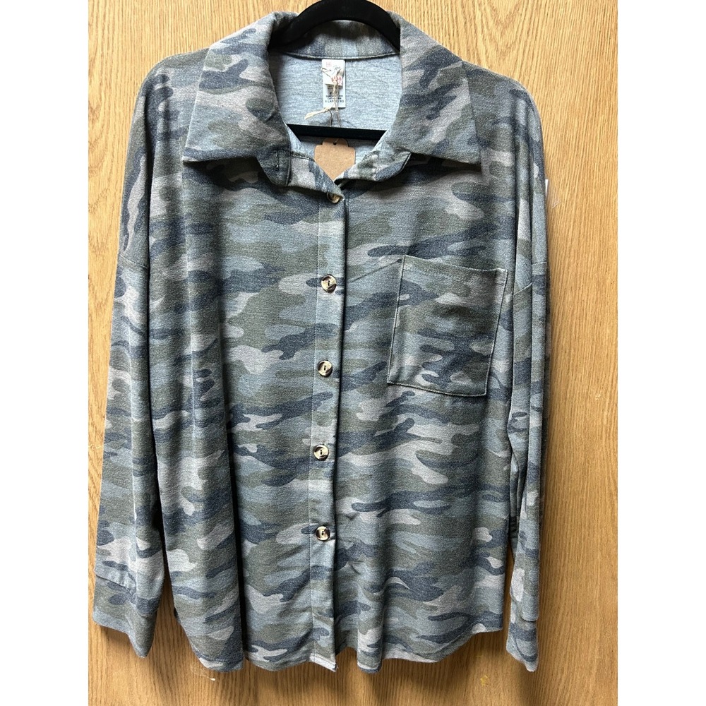 7th Ray Womens Medium Camo Button Front Shirt Long Sleeve Collared Knit Top NWT